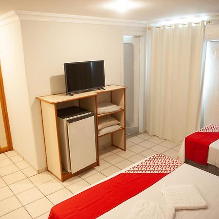 Hotel Теофилу-Отони Экстерьер фото