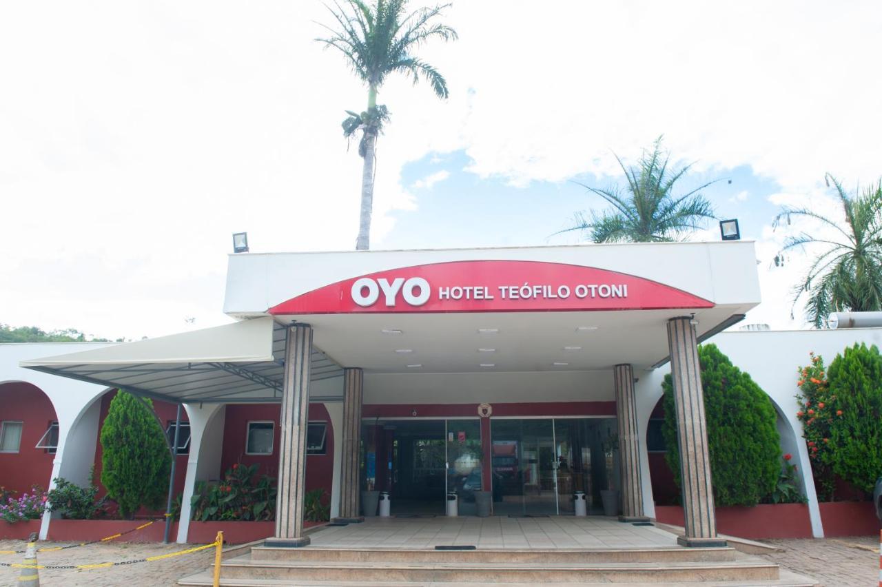 Hotel Теофилу-Отони Экстерьер фото